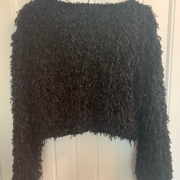 Fuzzy cropped sweater - Picture 3 of 3